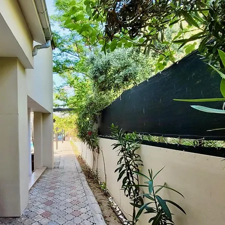 Arp Ξενοδοχείο 2*